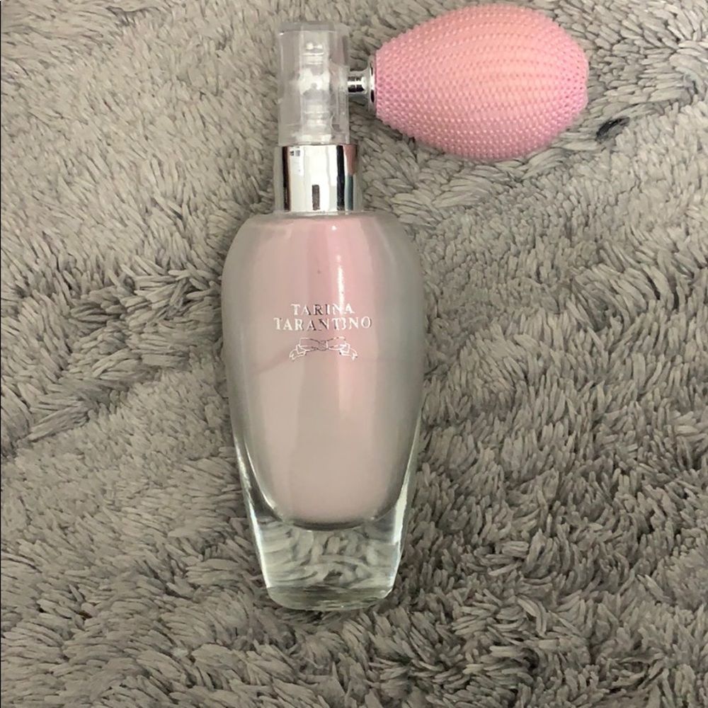 Tarina Tarantino body glitter mist